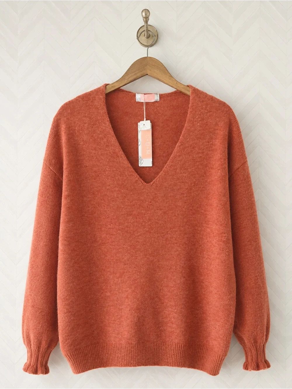 C+D+M V-Neck Cozy Women's Sweater in Heather Orange NWT Size Small